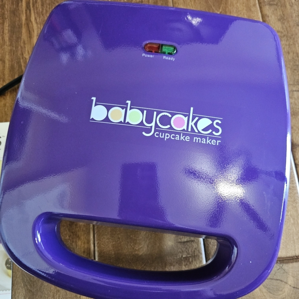 NWOT- Babycakes cupcake maker - Picture 6 of 6